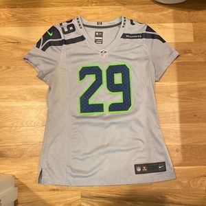 Seahawks Earl Thomas jersey.